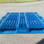pallet nhựa lõi thép cũ 1100x1100x150mm màu xanh dương tại xưởng Pallet Đông Á Nghệ An