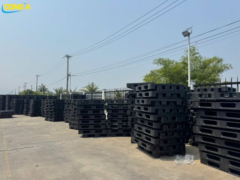 Pallet nhựa HDPE chống nước, chống mối mọt