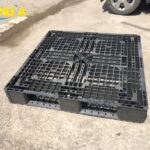 Tổng kho pallet nhựa cũ 1100x1100x150mm màu đen chất lượng mới 95% giá rẻ tận xưởng Pallet Đông Á Nghệ A