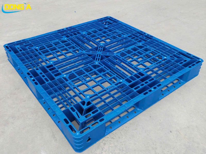 Pallet nhựa PL1125 trong kho thực phẩm và kho lạnh
