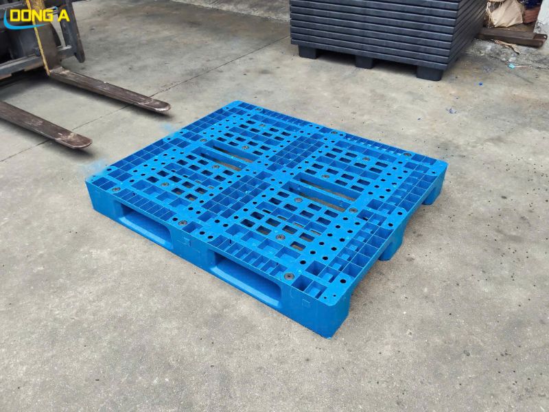 Pallet nhựa MPL11 kích thước 1200x1000x150mm nhựa HDPE tái sinh màu xanh